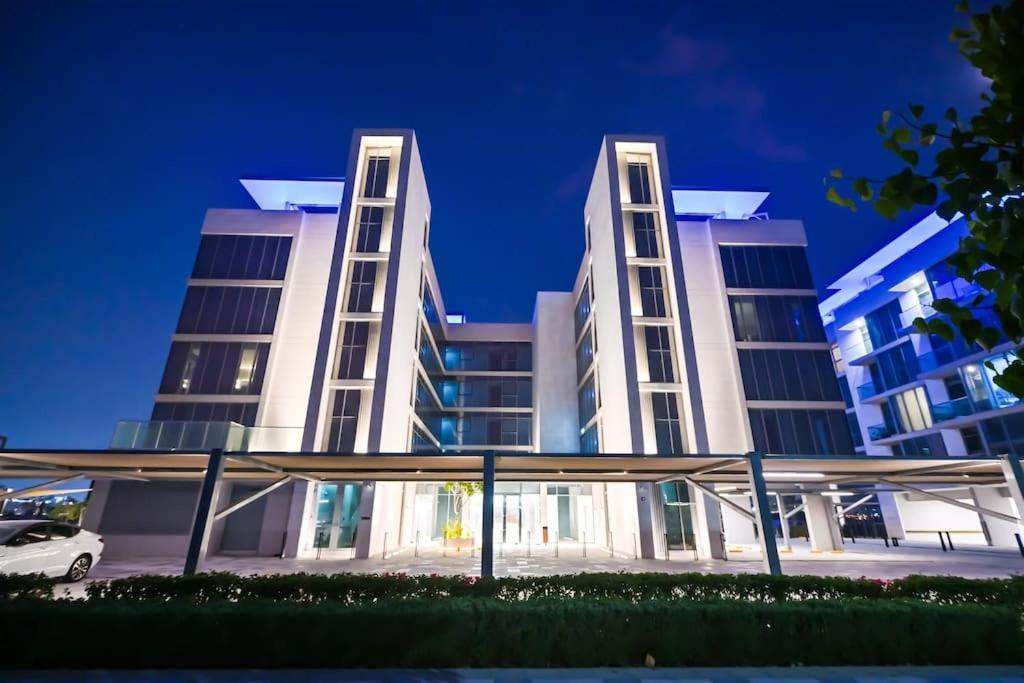 Апартаменты Luxe Shortlet - Modern 1Br In District One Meydan Дубай Экстерьер фото